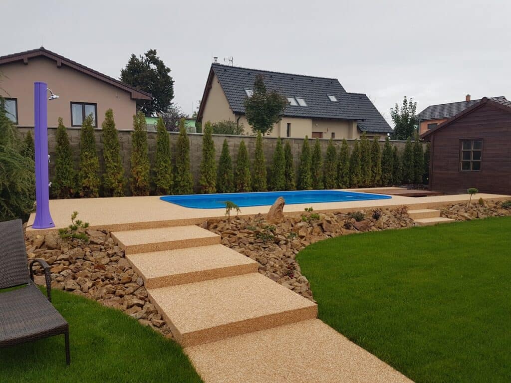 Bazén na zahradu